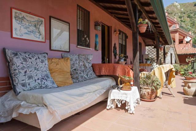 Carly & Dane Vacation House Taormina Exterior photo